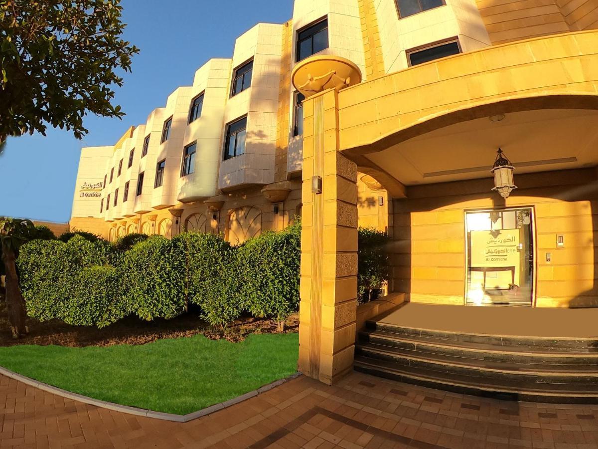 Al Corniche Hotel Jeddah Eksteriør billede The hotel's entrance